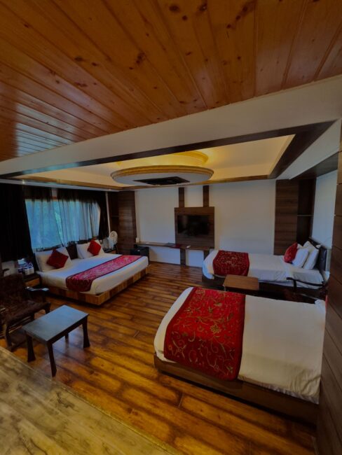 WhatsApp Image 2024-11-05 at 20.43.23 (1)